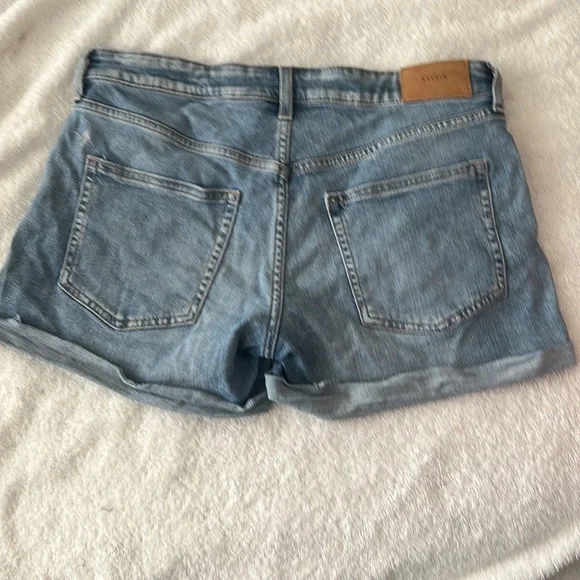 ⭐️ & Denim light blue relaxed Jean shorts 99% cotton 1% elastic women size 10